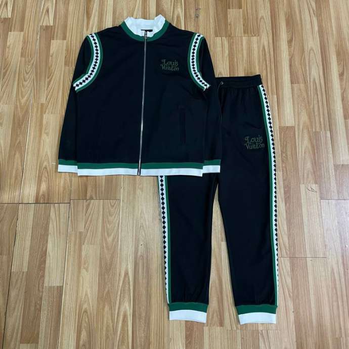 Picture of LV SweatSuits _SKULV2XL-4XLlctn0129130